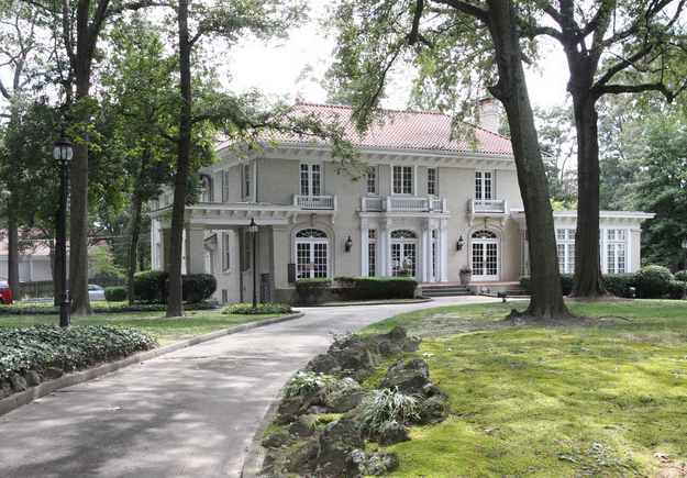 SOLD | Landmark Office Building | 9,135 SF